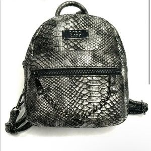 bcbg juliet backpack